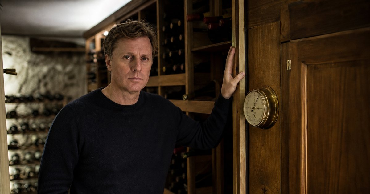 What should a collector do when the wine cellar cooling unit fails suddenly?